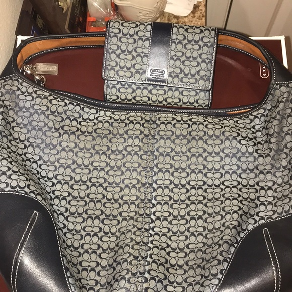 Nice And Simple Blue Coach Purse W/ Wallet - Picture 1 of 3